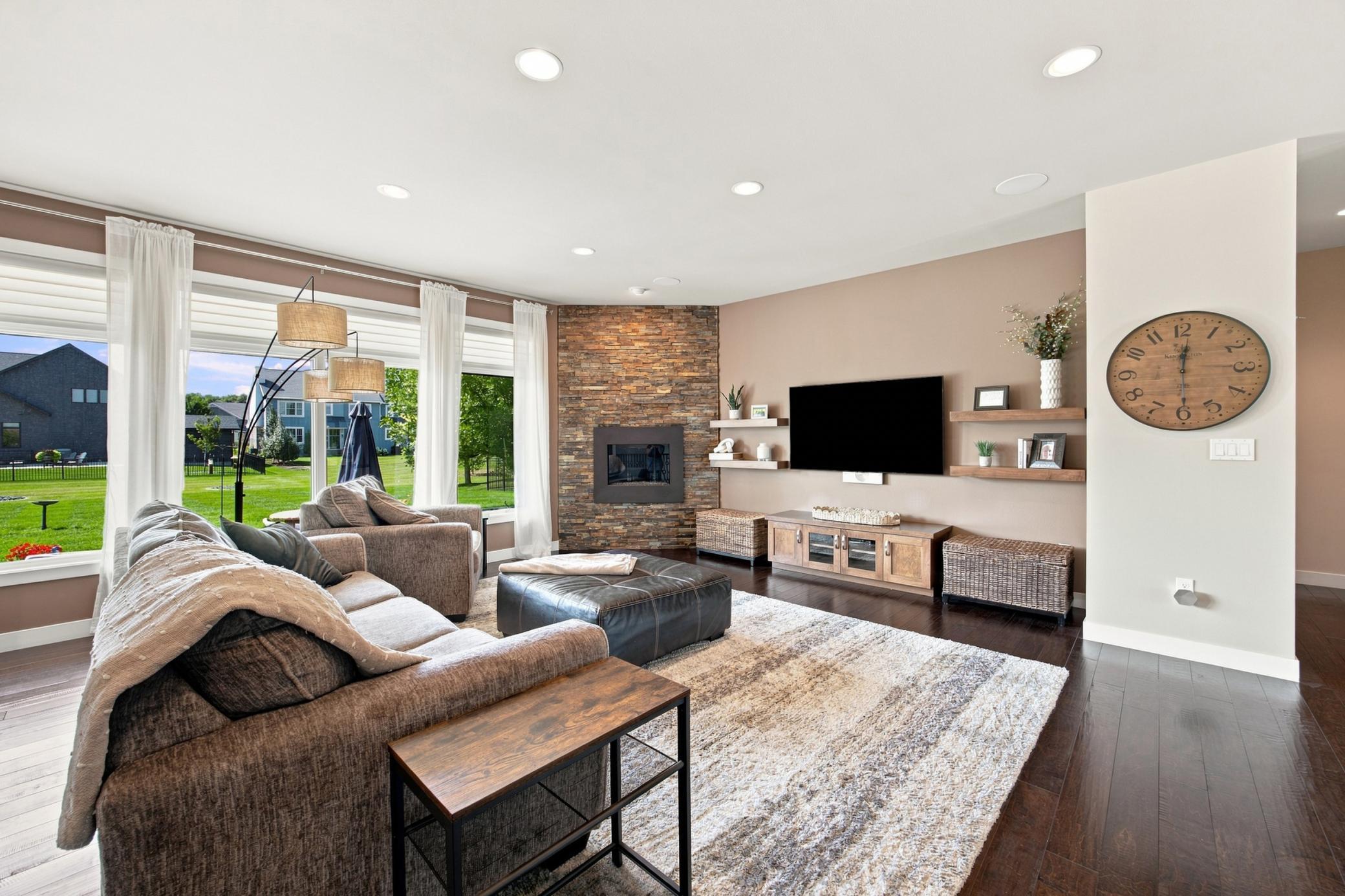 6101 Silverleaf Drive S Property Photo 8