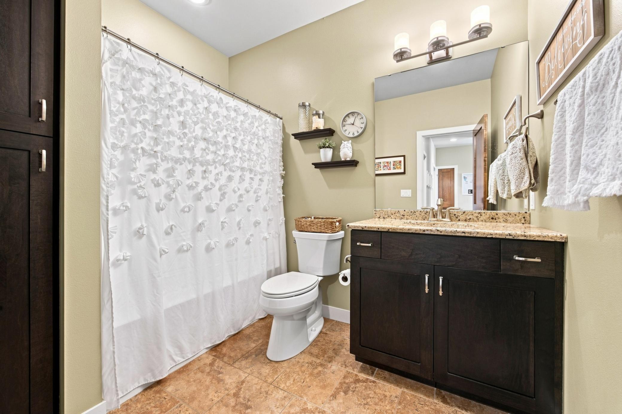 6101 Silverleaf Drive S Property Photo 22