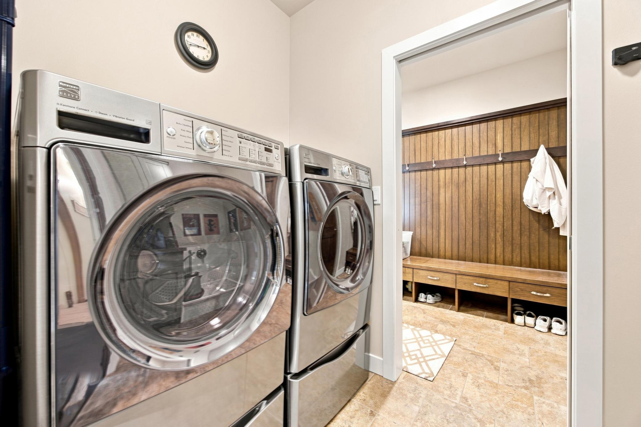 6101 Silverleaf Drive S Property Photo 27