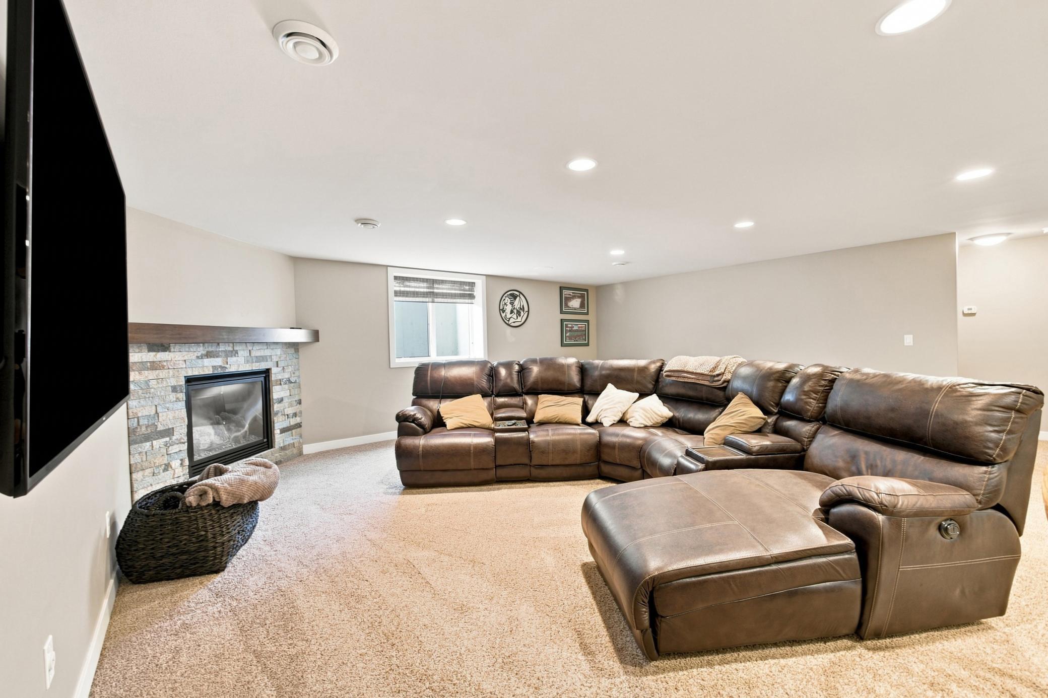 6101 Silverleaf Drive S Property Photo 29