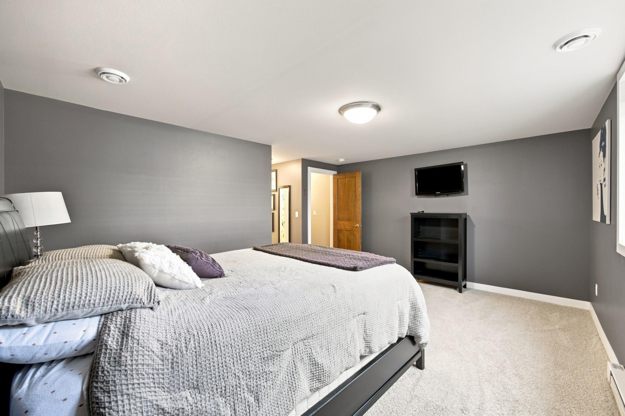 6101 Silverleaf Drive S Property Photo 33