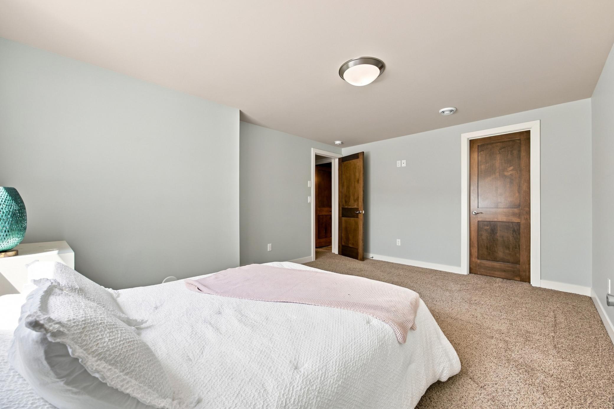 6101 Silverleaf Drive S Property Photo 38