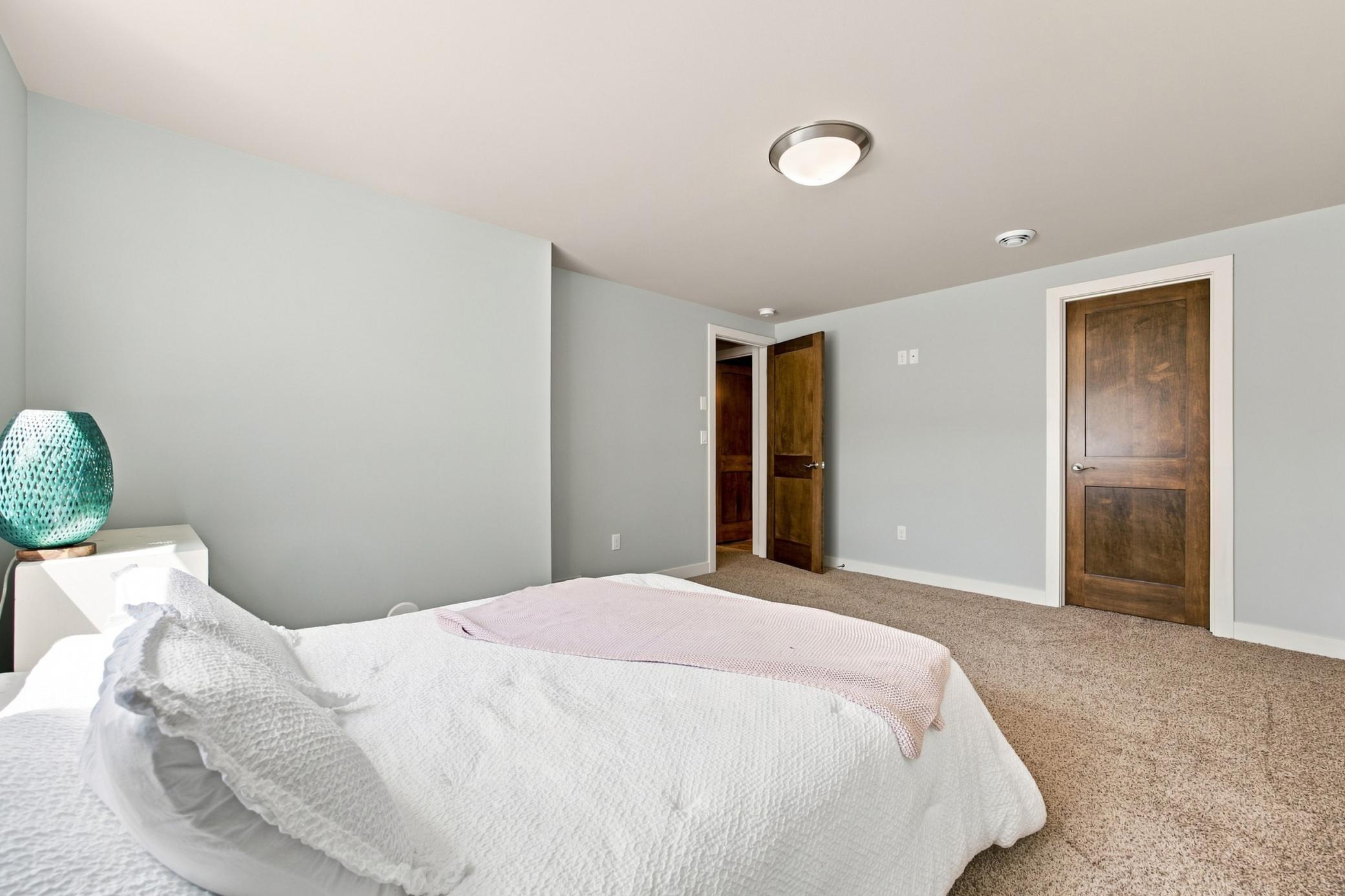 6101 Silverleaf Drive S Property Photo 39