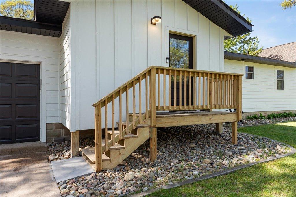 6141 Donald Street Property Photo 3