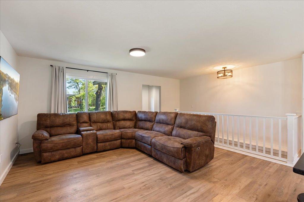 6141 Donald Street Property Photo 7