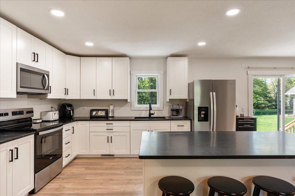 6141 Donald Street Property Photo 14