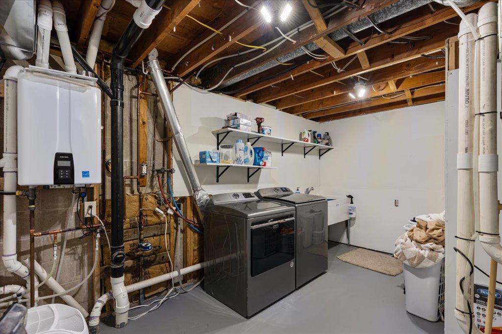 6141 Donald Street Property Photo 24