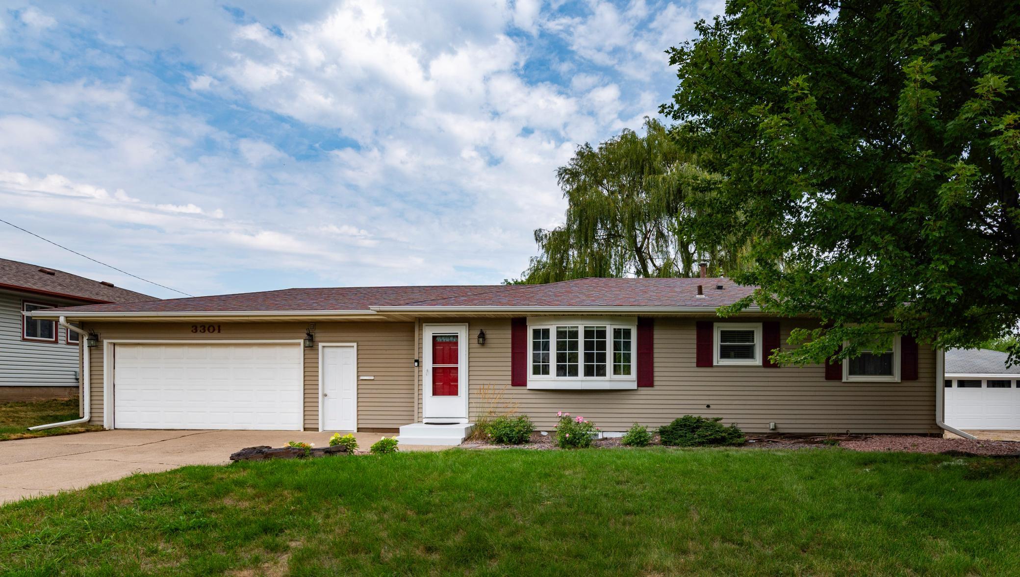 3301 68th Street E Property Photo 1