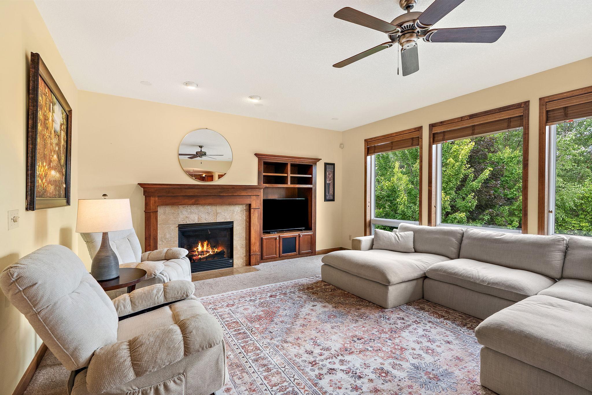 10742 Maple Boulevard Property Photo 7