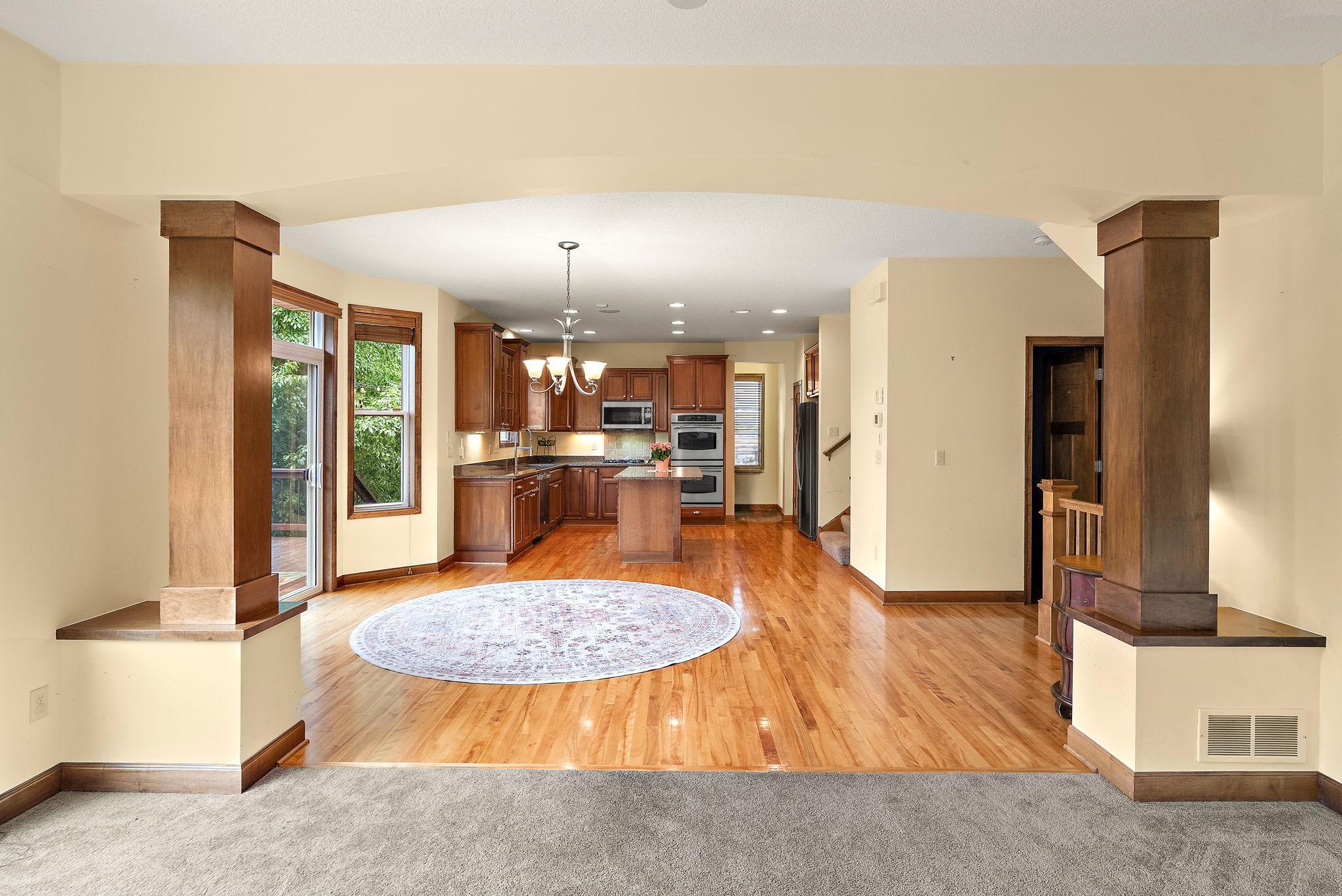 10742 Maple Boulevard Property Photo 12