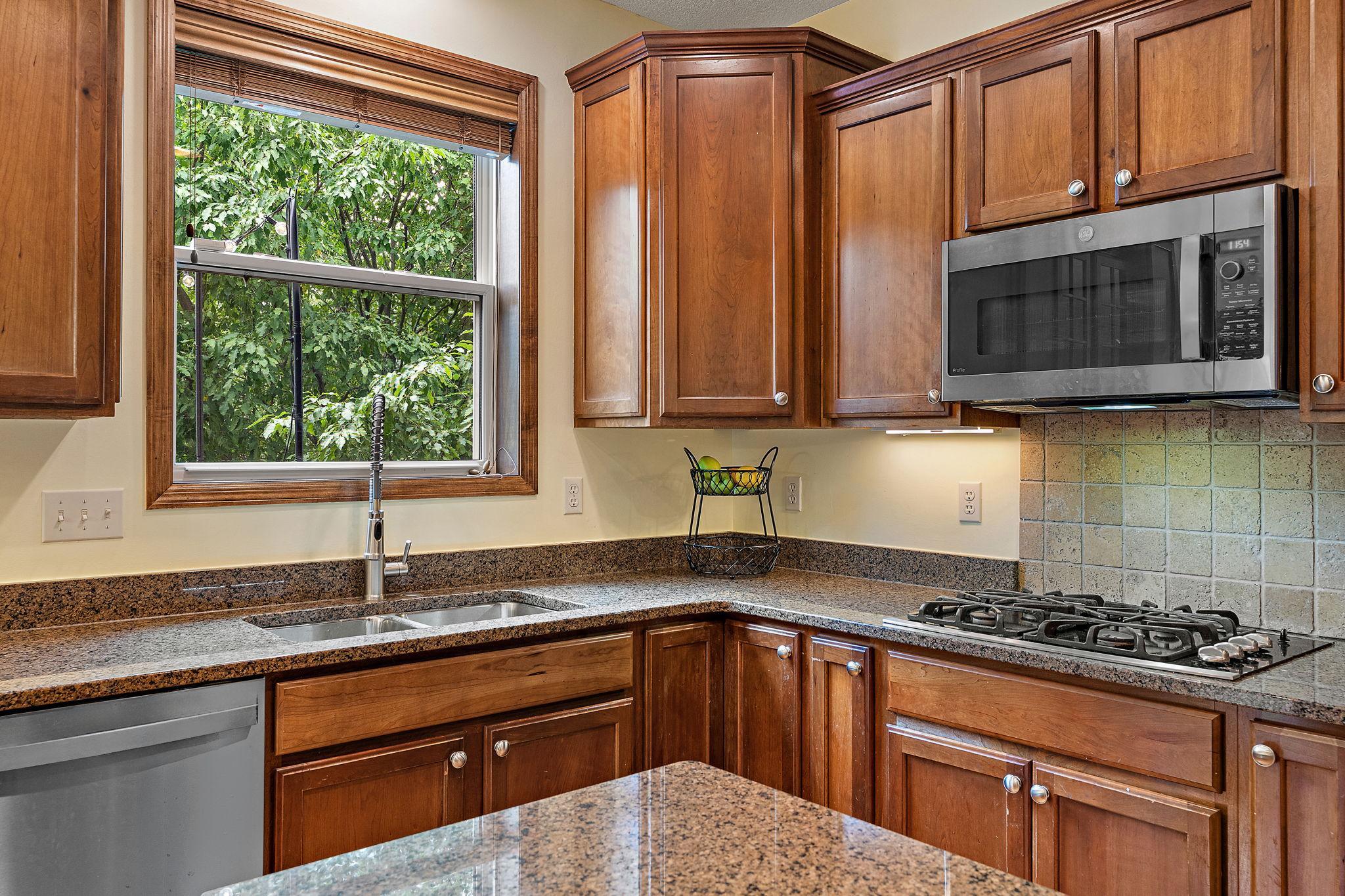 10742 Maple Boulevard Property Photo 16
