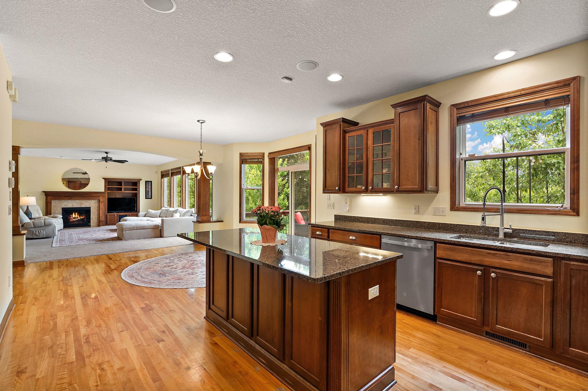10742 Maple Boulevard Property Photo 18