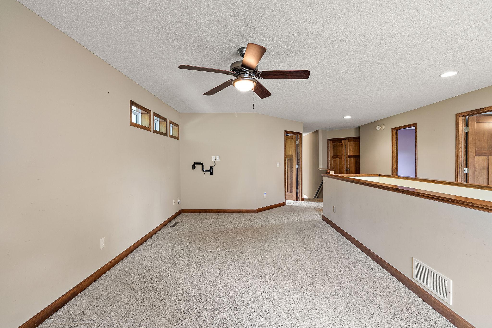 10742 Maple Boulevard Property Photo 24
