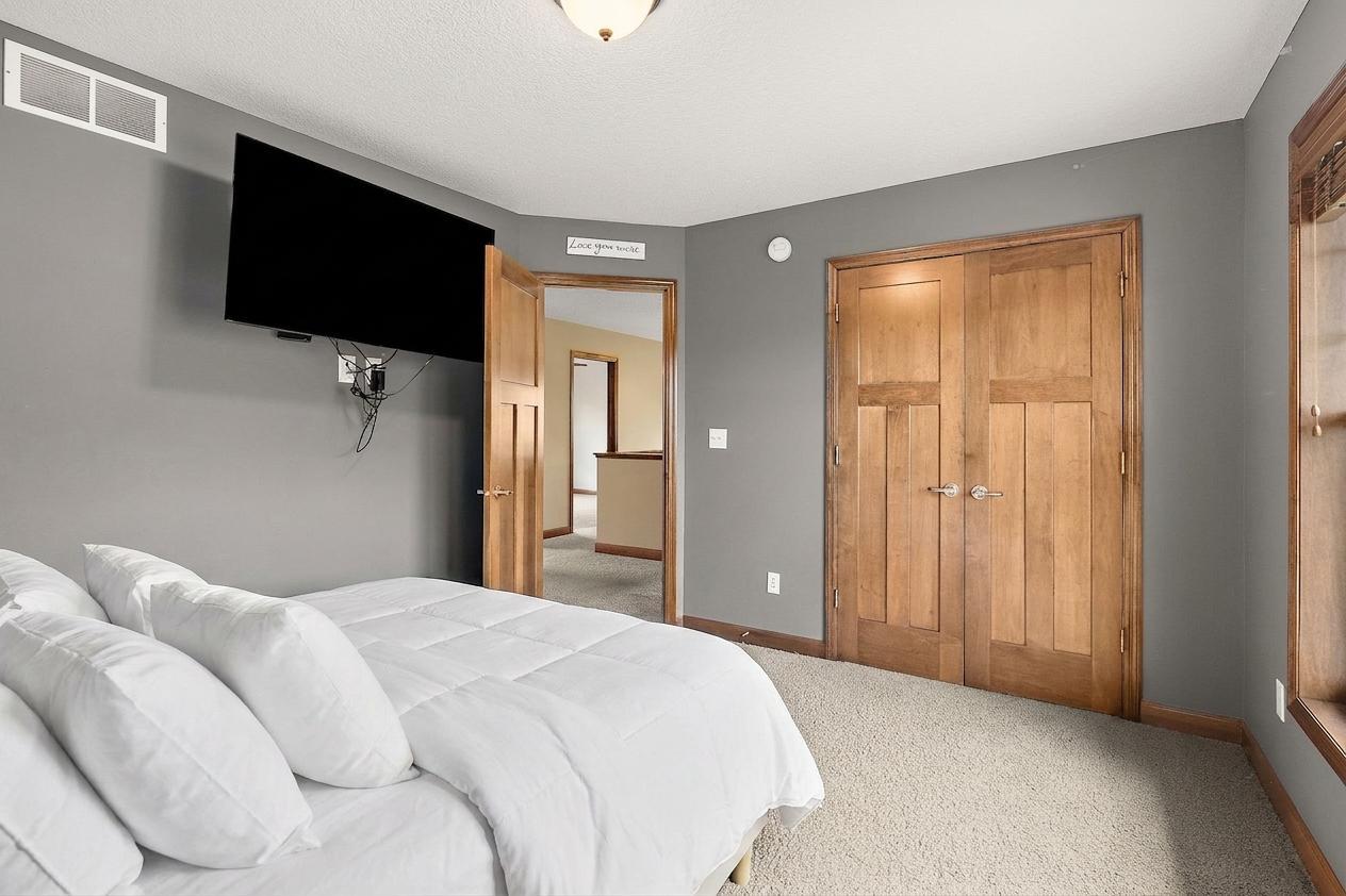 10742 Maple Boulevard Property Photo 30