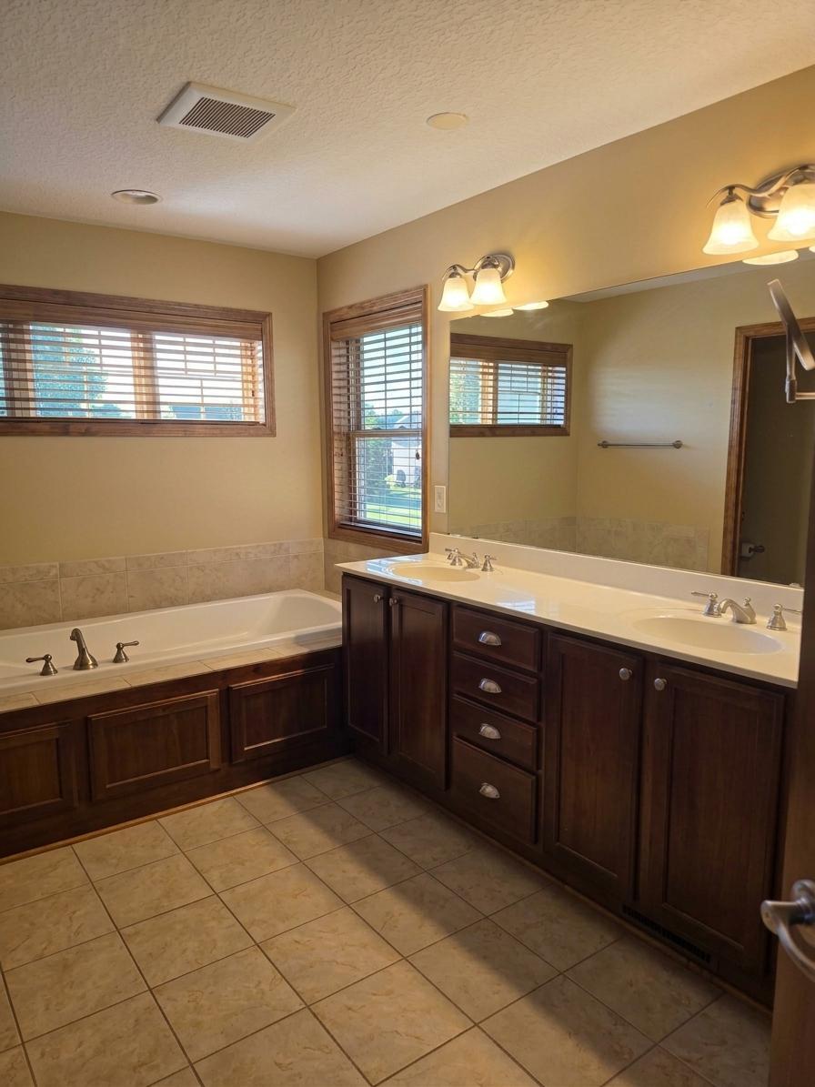 10742 Maple Boulevard Property Photo 36