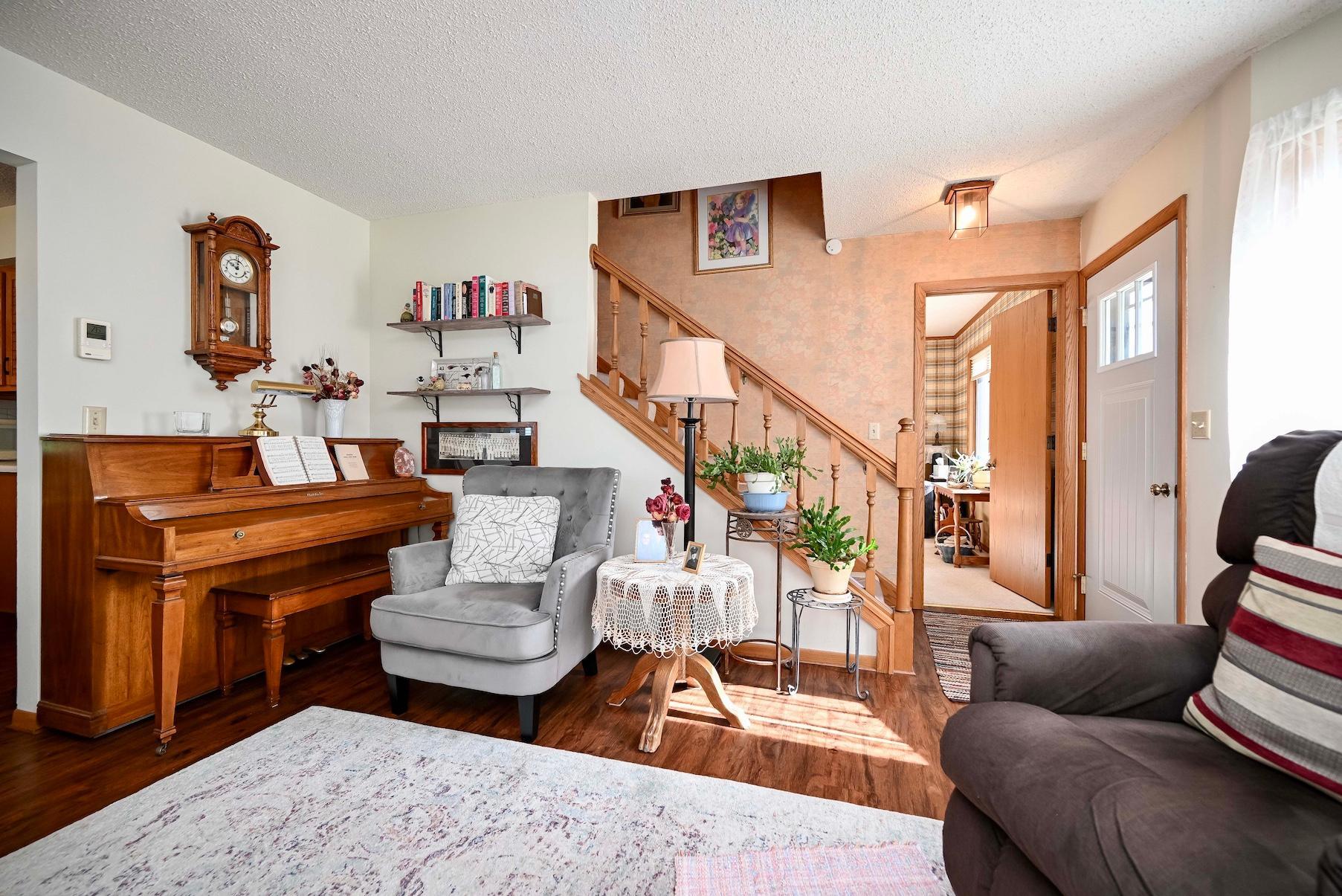 409 Olmstead Street Property Photo 4