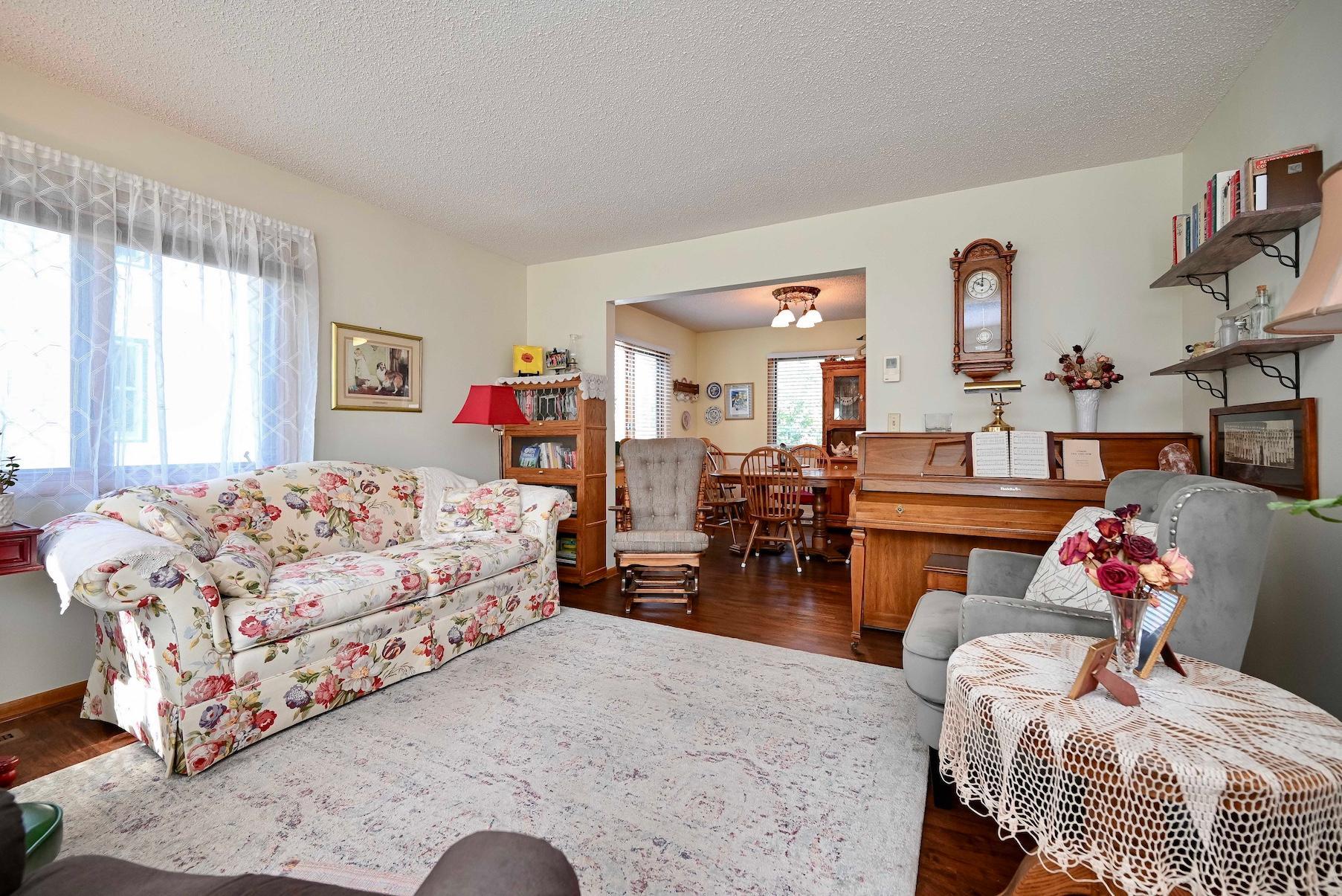 409 Olmstead Street Property Photo 5