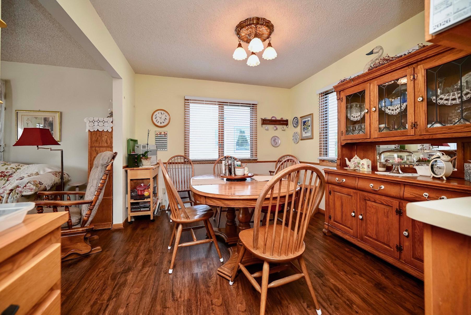 409 Olmstead Street Property Photo 6