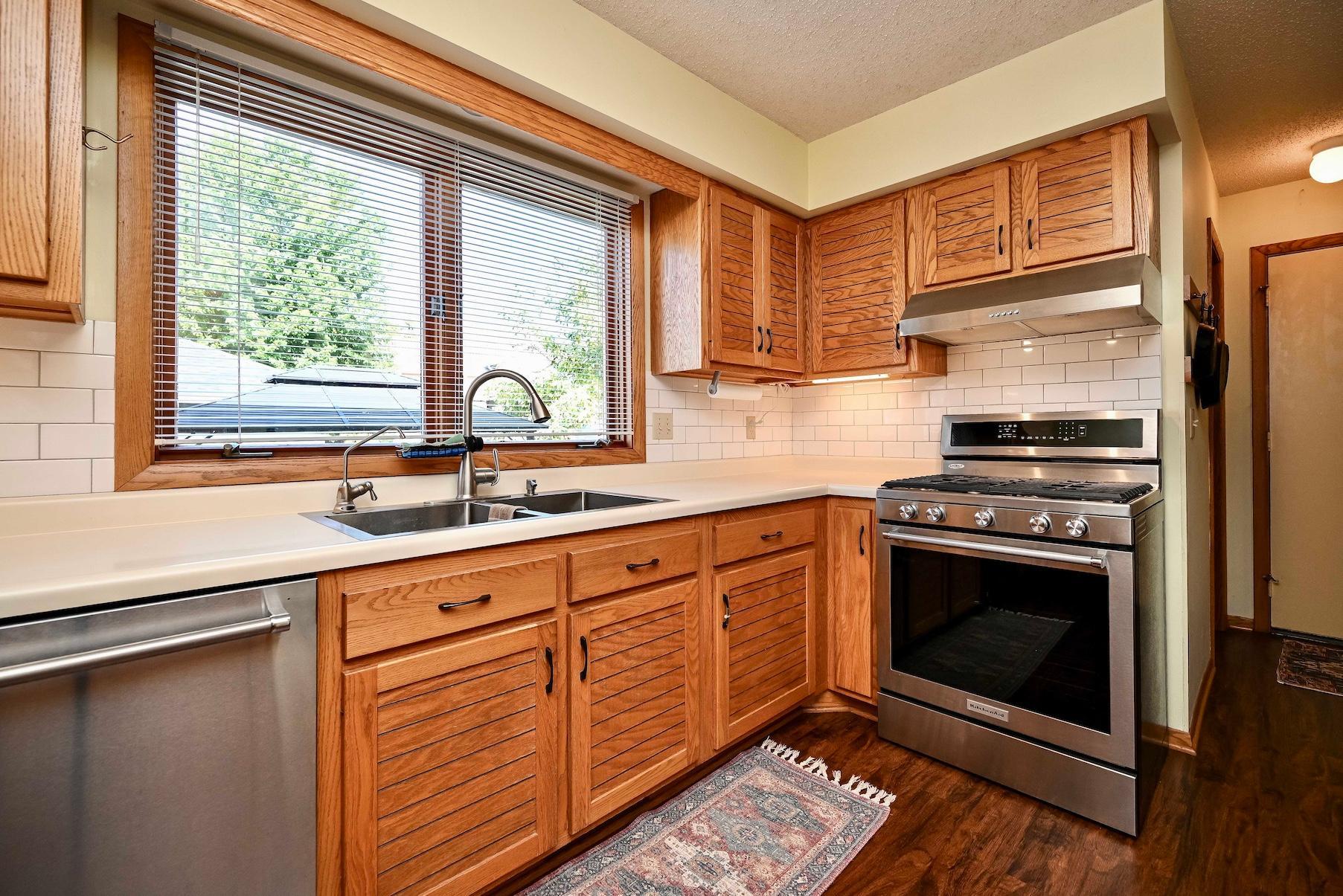 409 Olmstead Street Property Photo 8