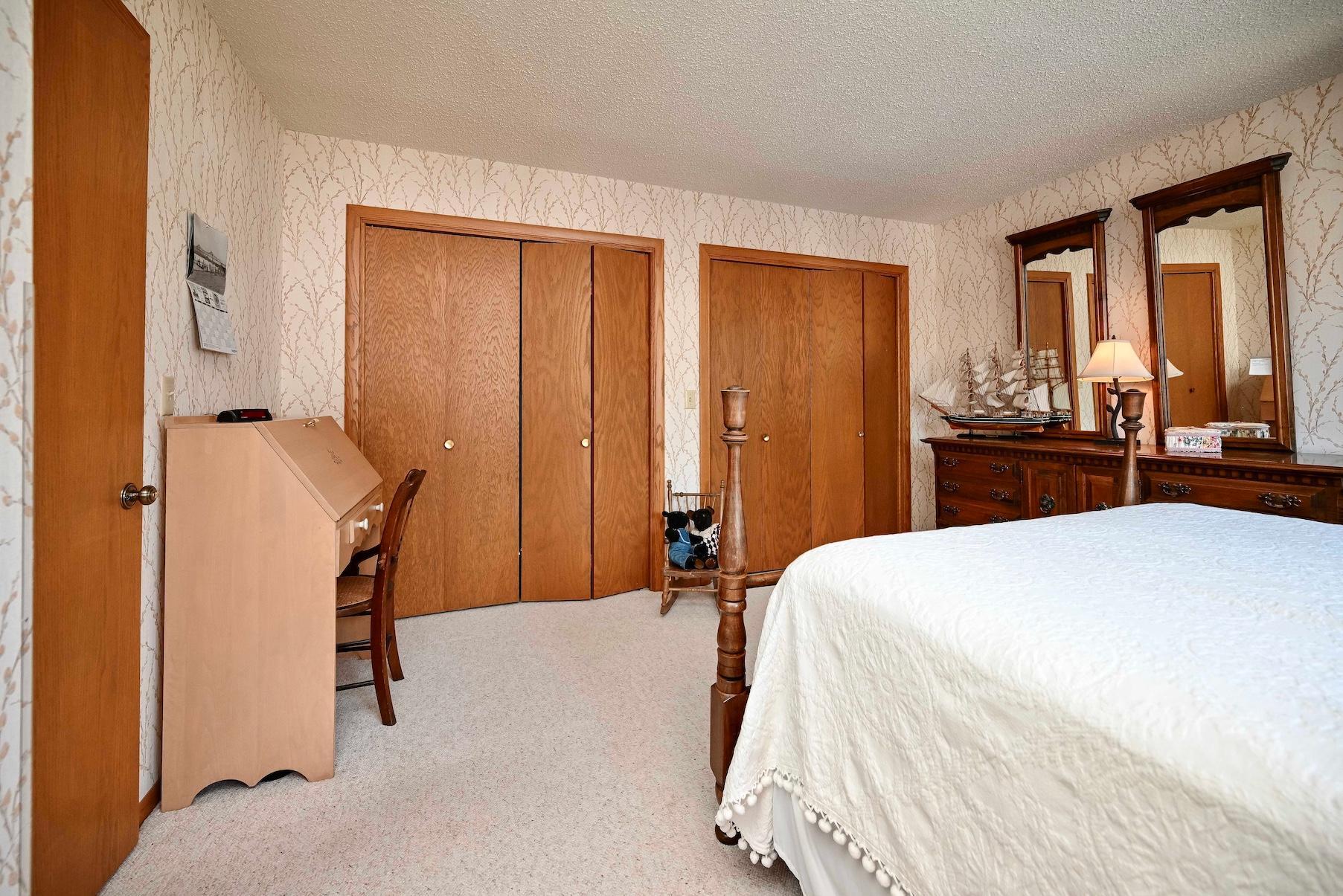 409 Olmstead Street Property Photo 14