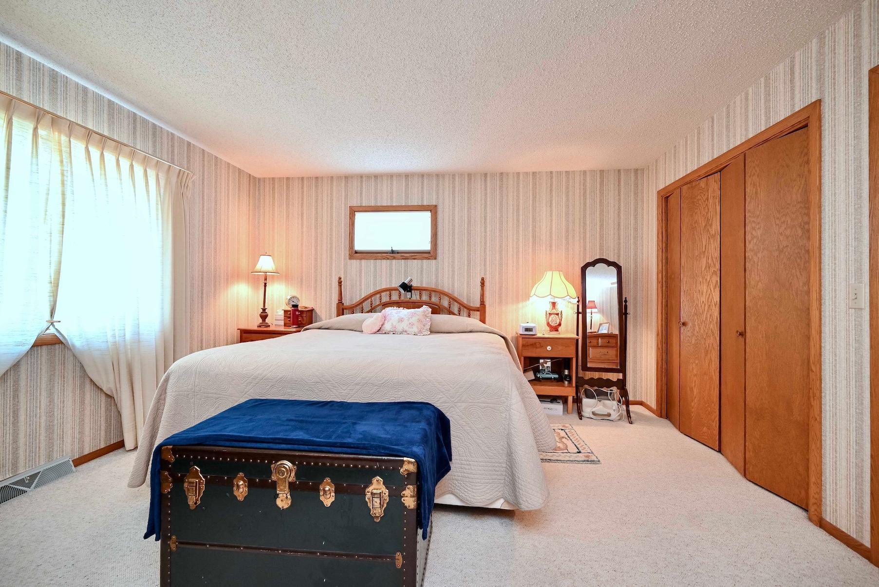 409 Olmstead Street Property Photo 15