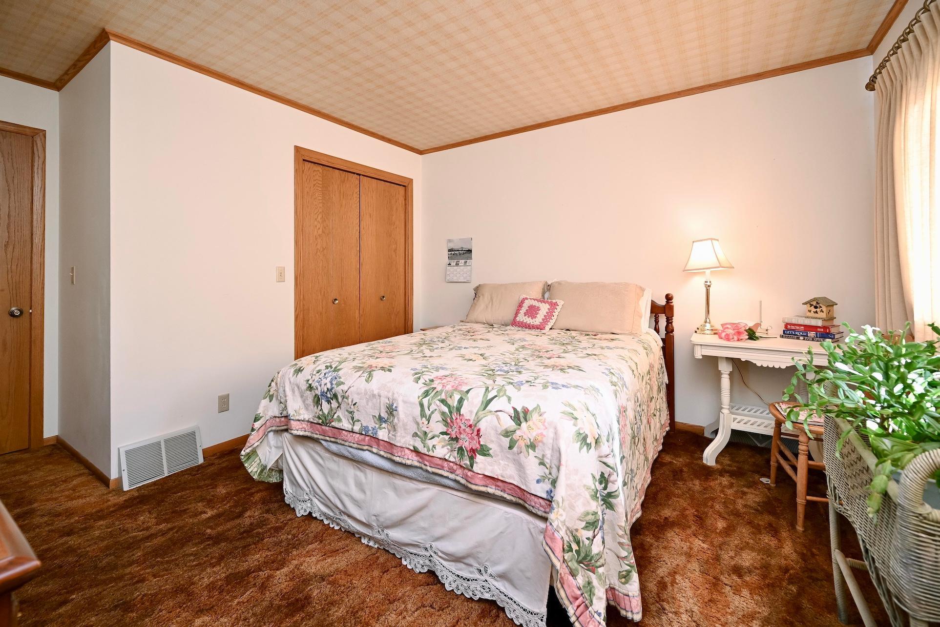 409 Olmstead Street Property Photo 17