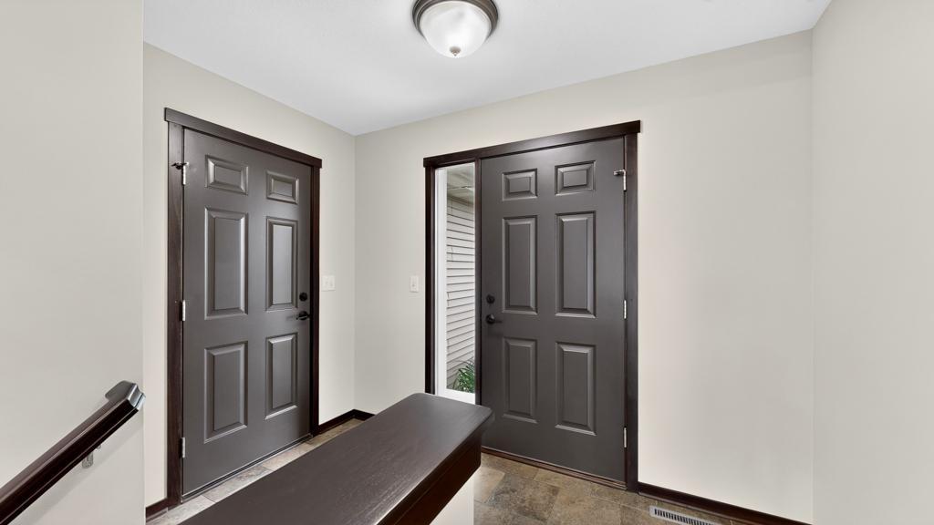5662 King Arthur Road Nw Property Photo 3