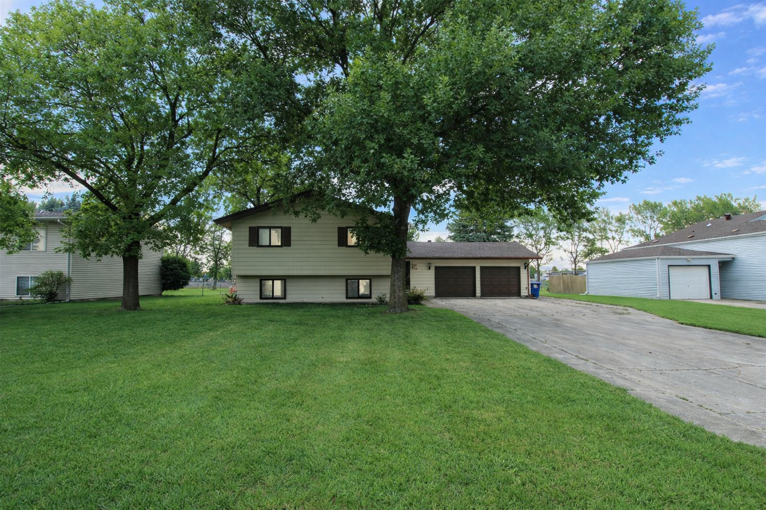 3115 Covent Garden Street S Property Photo 1
