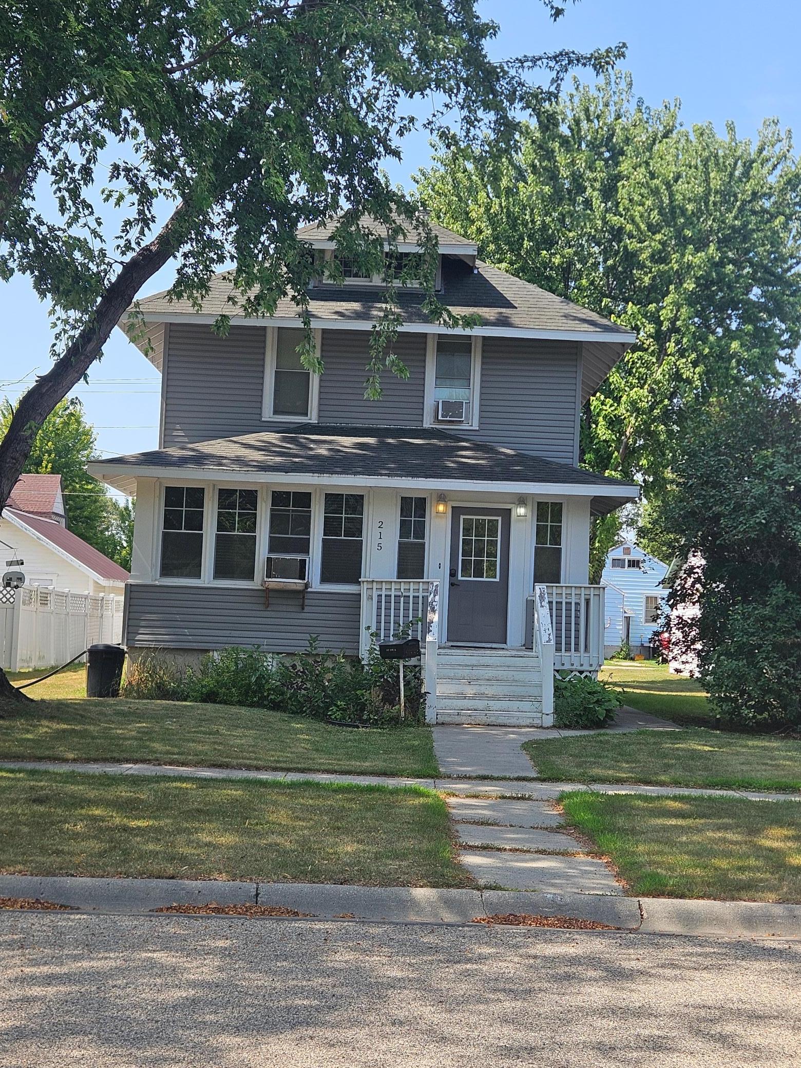 215 8th Street N Property Photo 1