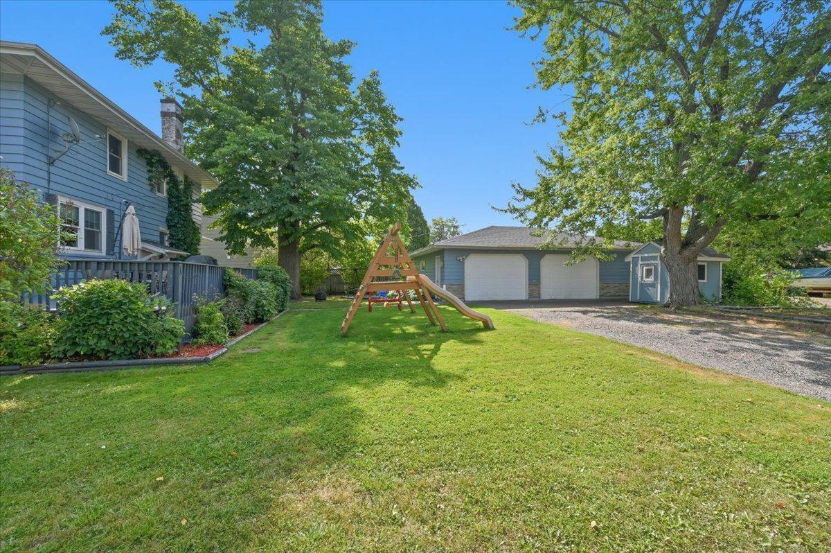 902 E 8th Street Property Photo 32