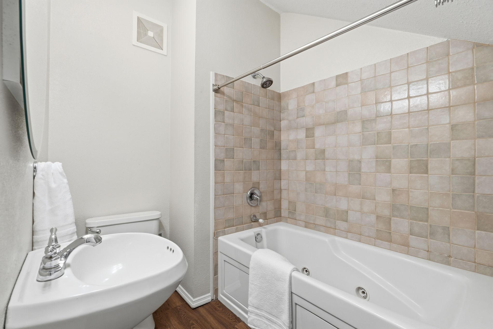2800 Center Road Property Photo 14