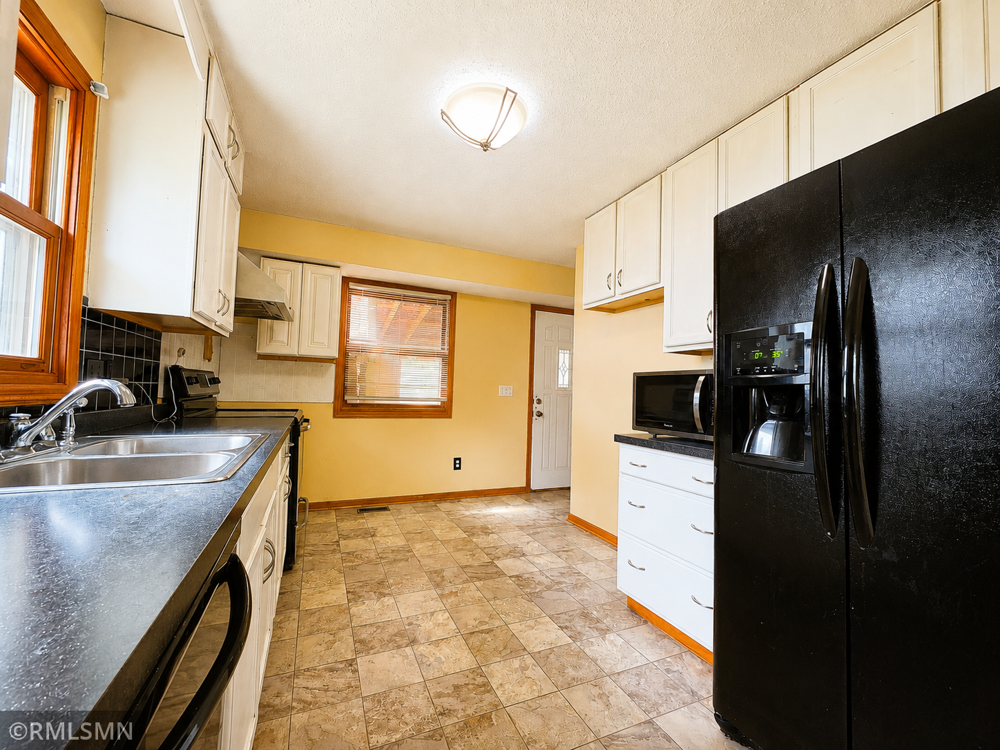 1066 Beatrice Street Property Photo 5