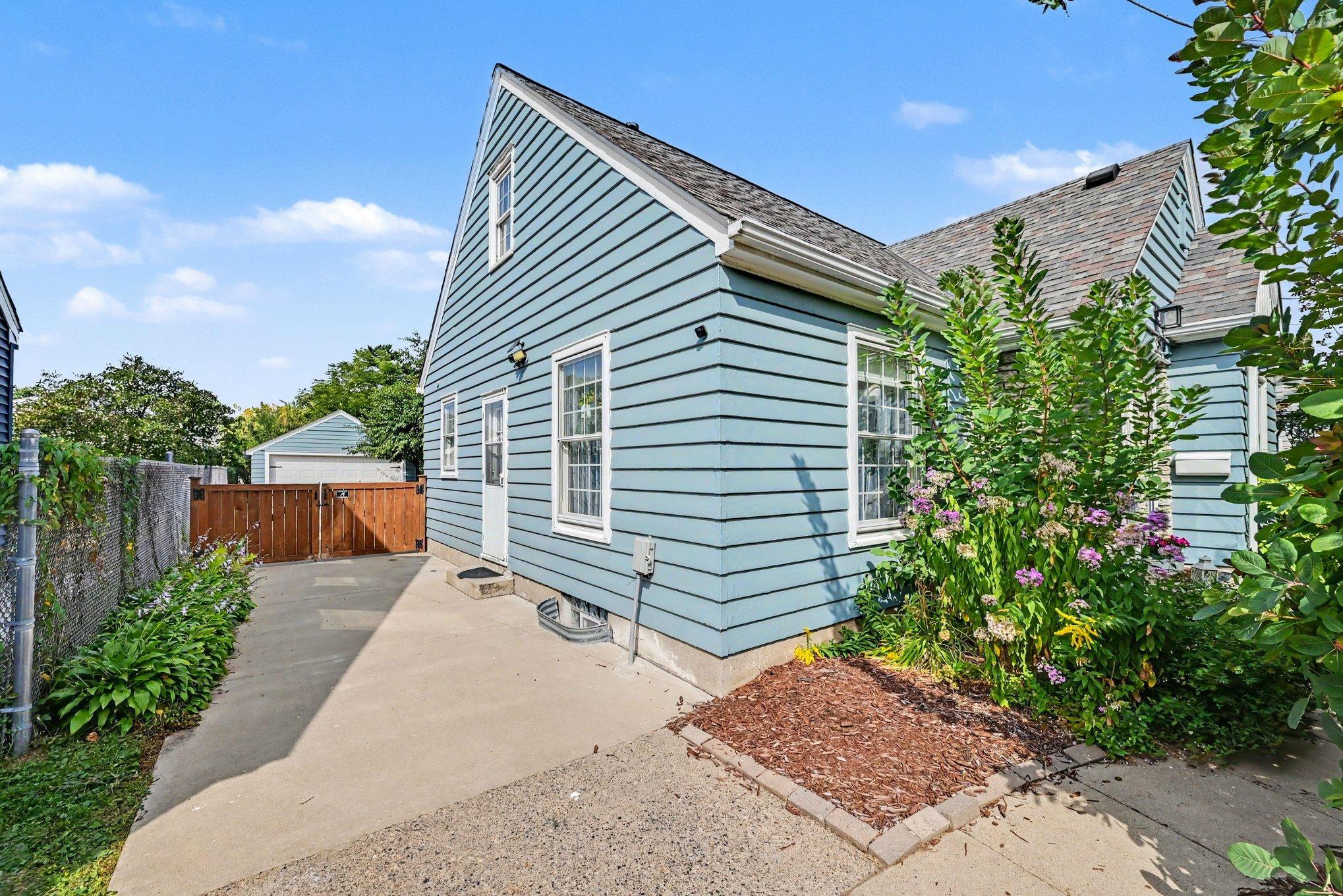 5940 Clinton Avenue Property Photo 21