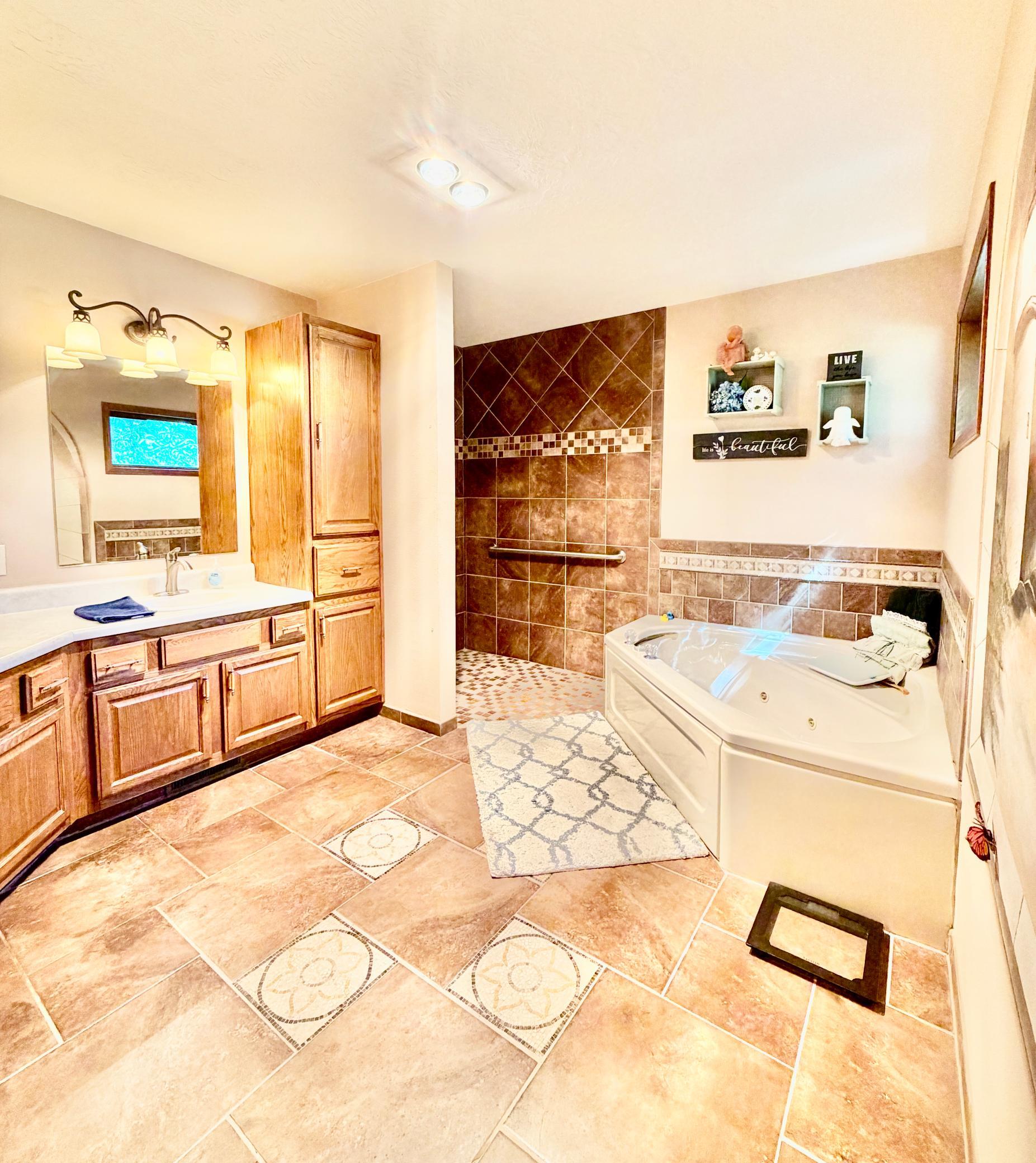 1625 Edgewater Drive Property Photo 20