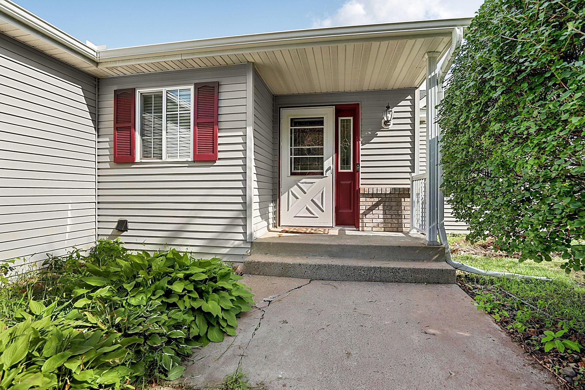 1292 Fieldstone Drive Property Photo 3