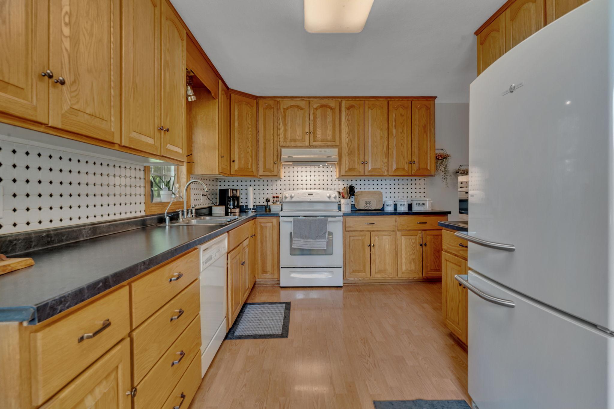 9372 71st Street Ne Property Photo 3