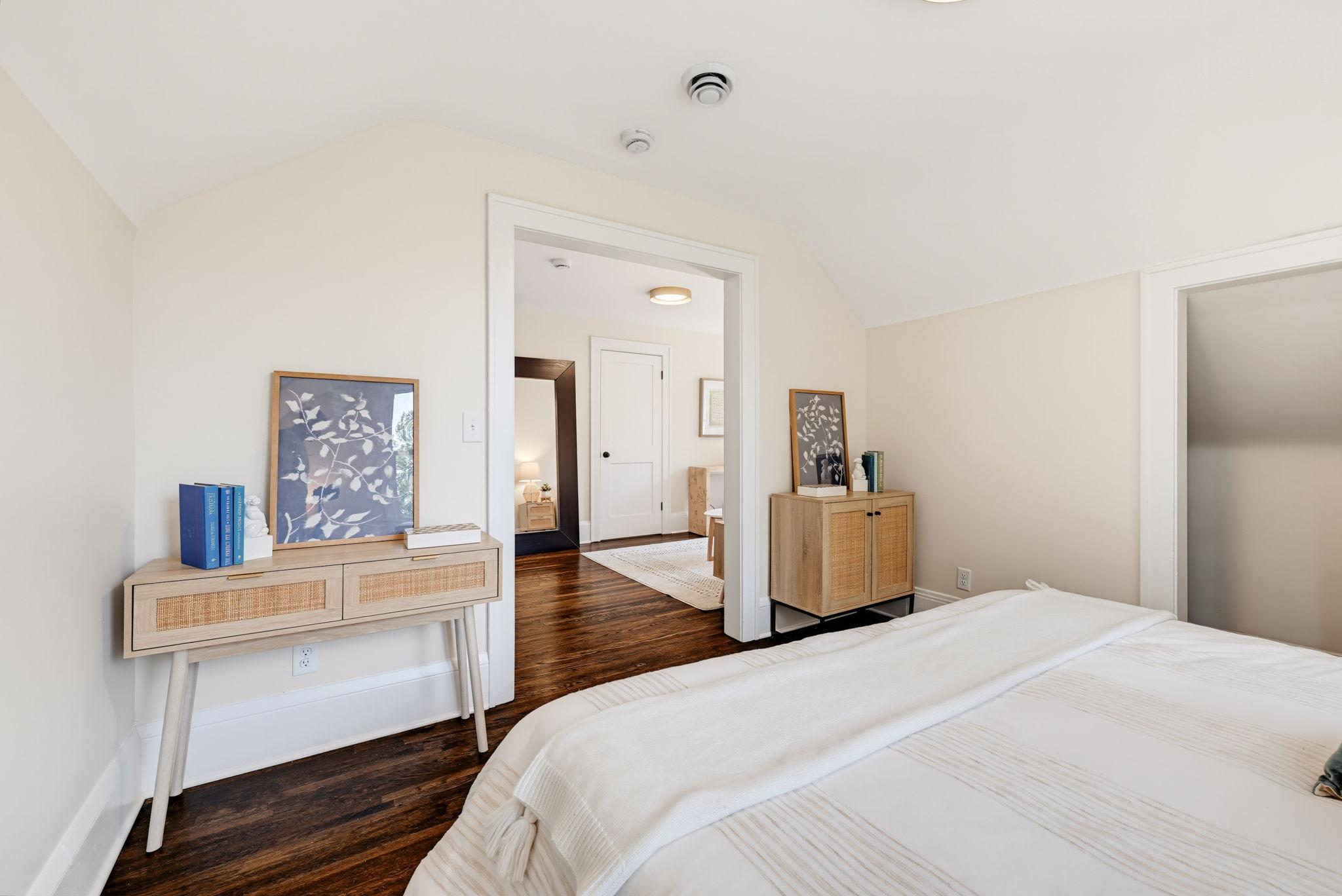 2052 Fairmount Avenue Property Photo 45