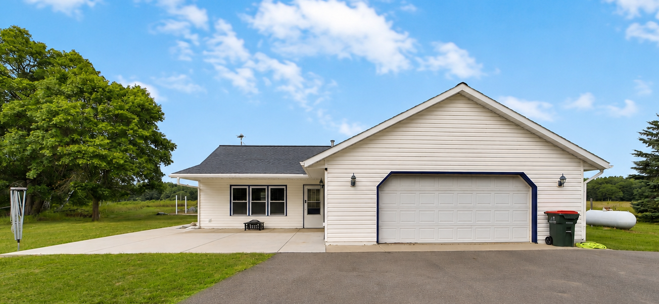 3736 Cedar Scenic Road Property Photo 1