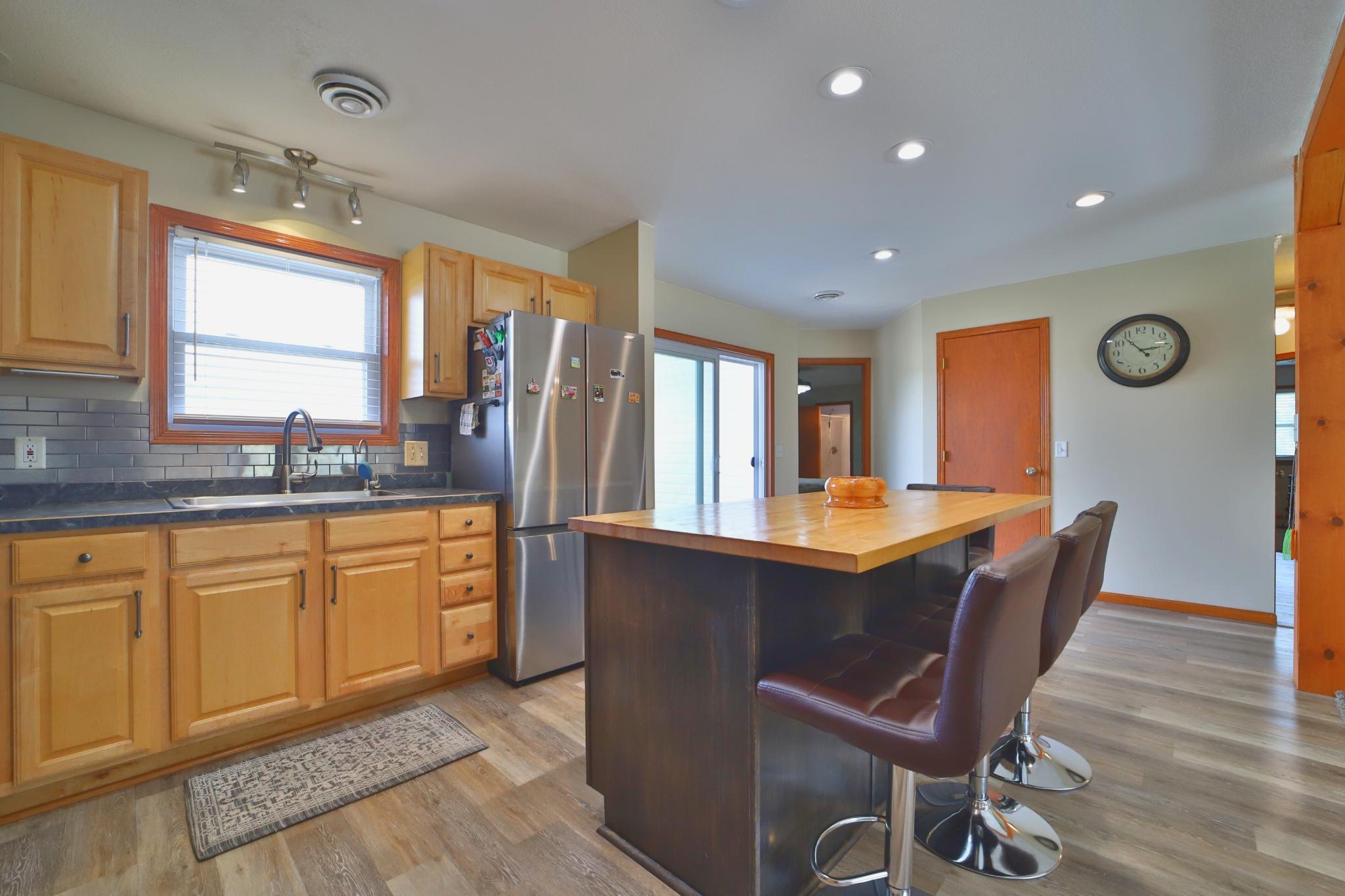 3736 Cedar Scenic Road Property Photo 5