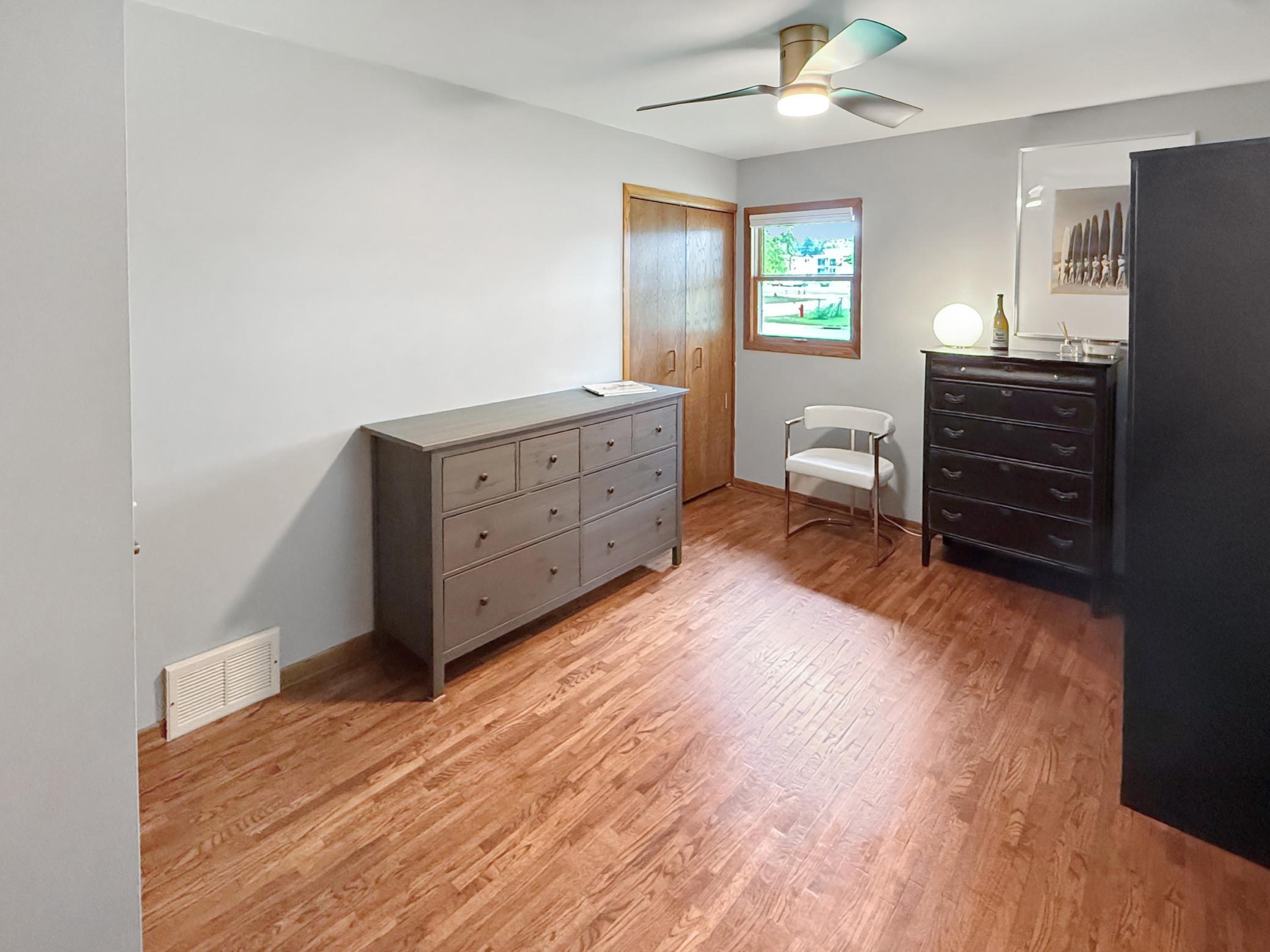 2946 Sumter Avenue N Property Photo 14