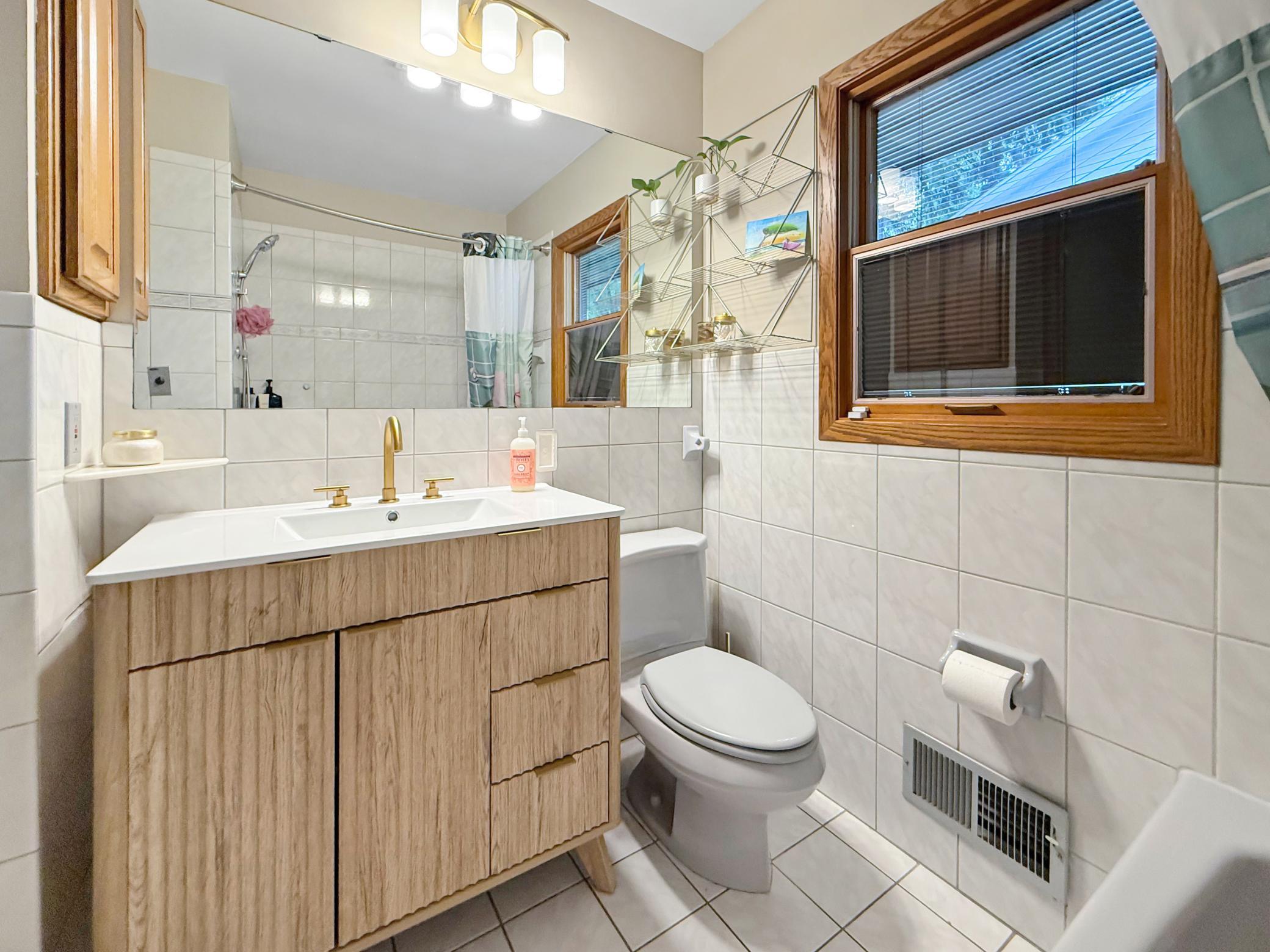 2946 Sumter Avenue N Property Photo 16
