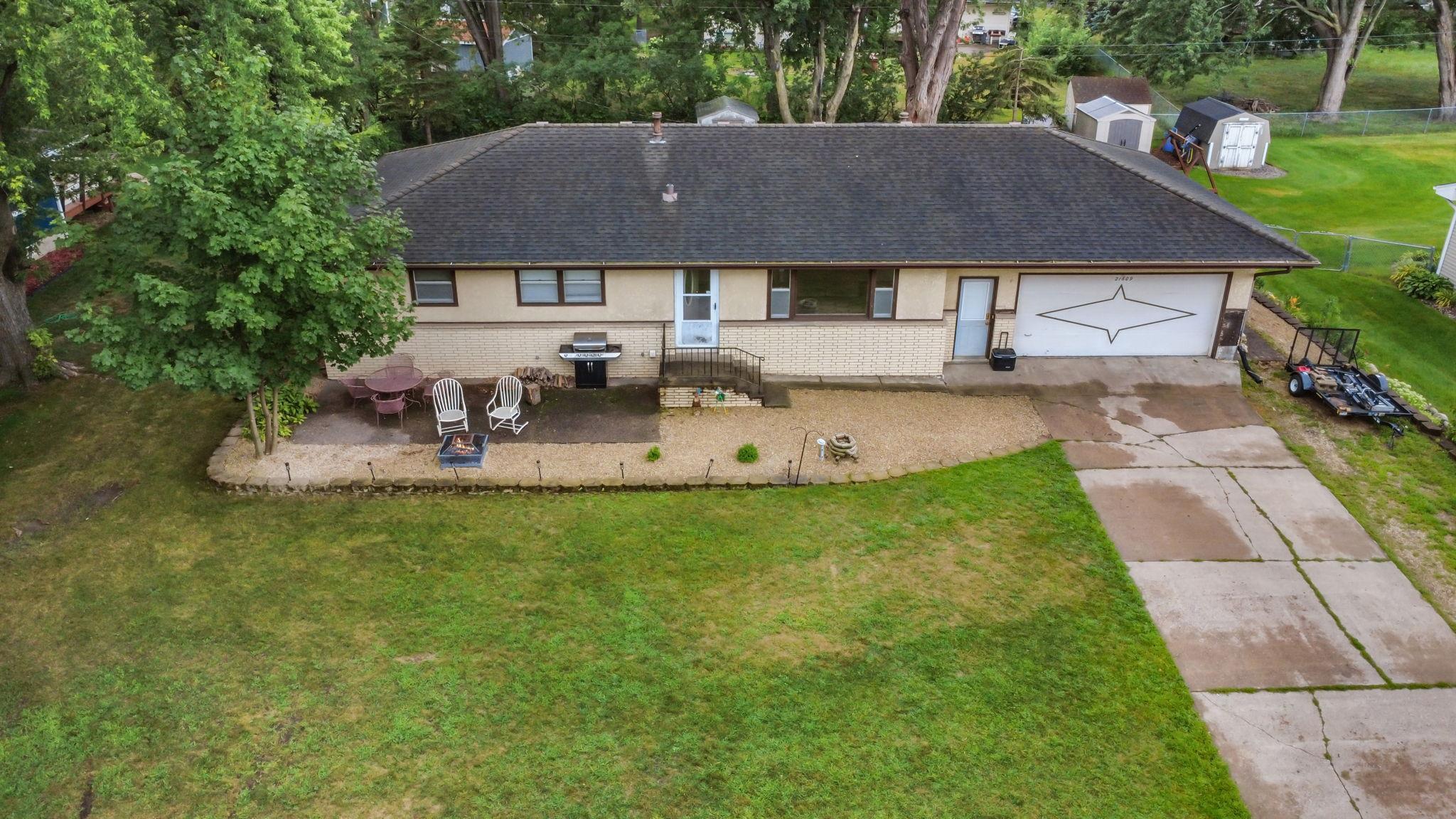 21609 Ahlstrom Avenue Property Photo 1