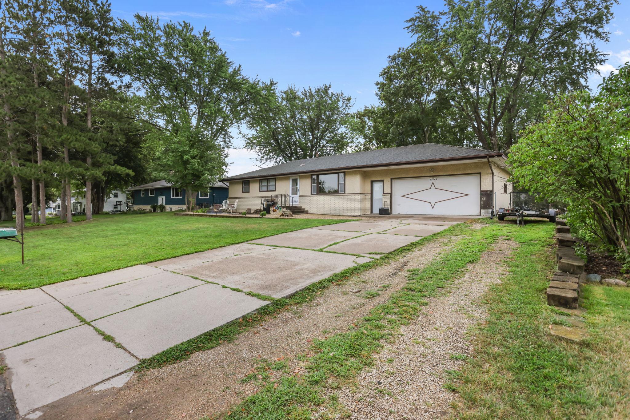 21609 Ahlstrom Avenue Property Photo 4