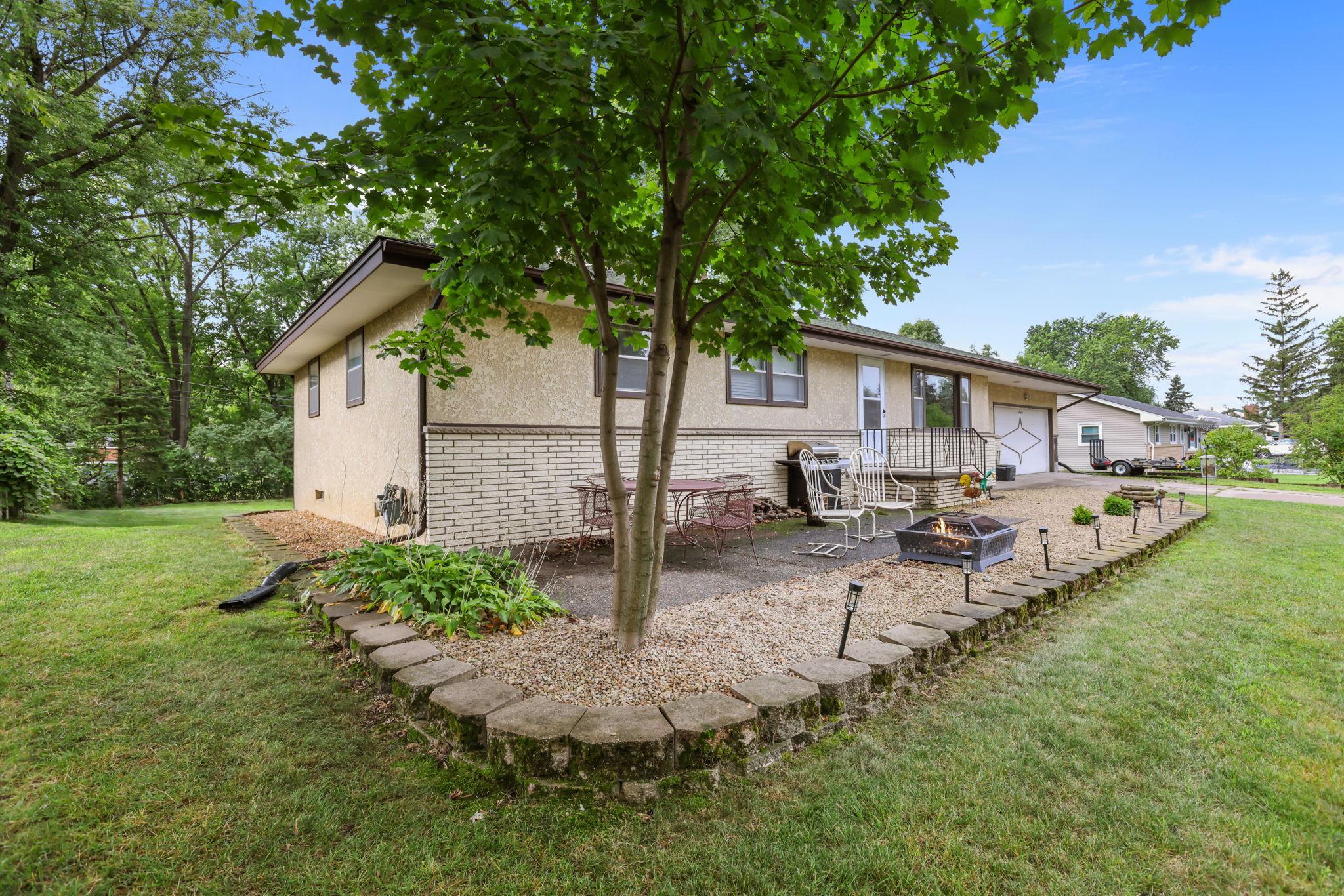 21609 Ahlstrom Avenue Property Photo 5