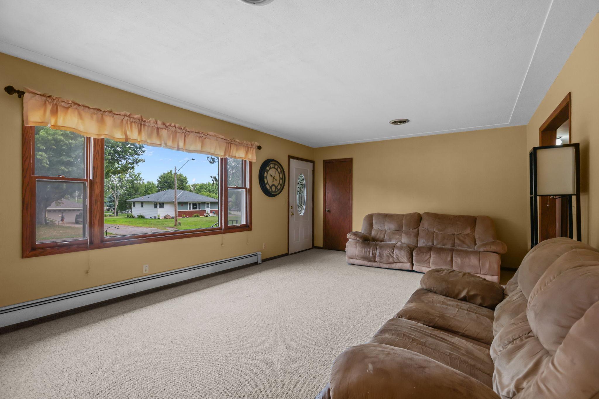 21609 Ahlstrom Avenue Property Photo 7