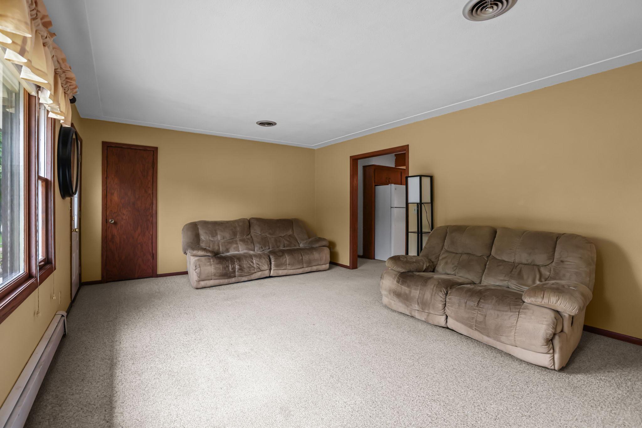 21609 Ahlstrom Avenue Property Photo 8