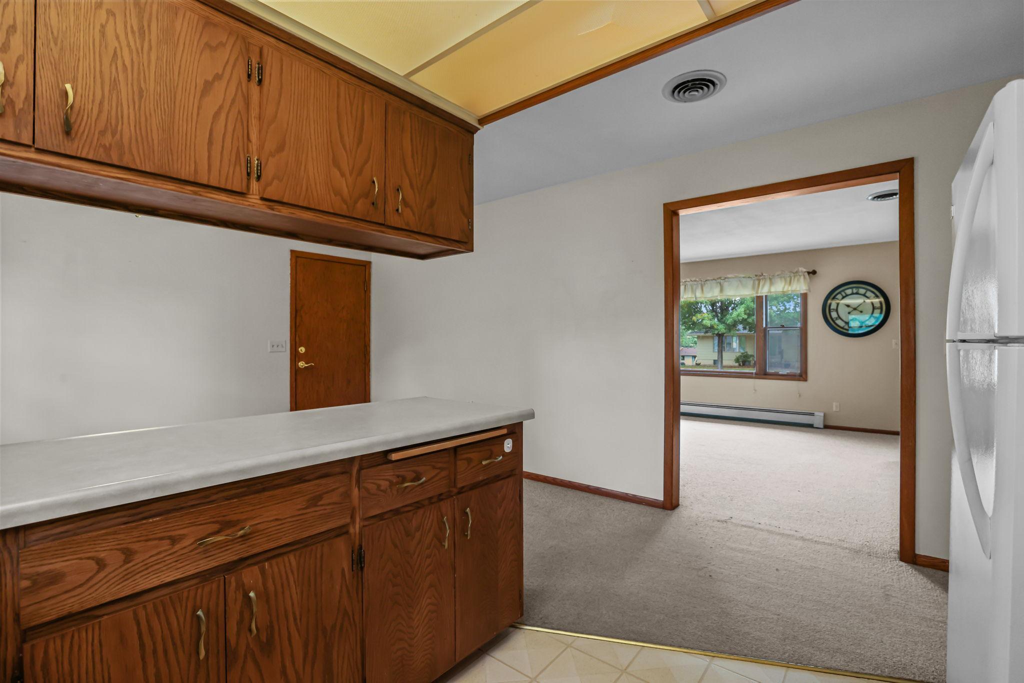 21609 Ahlstrom Avenue Property Photo 9