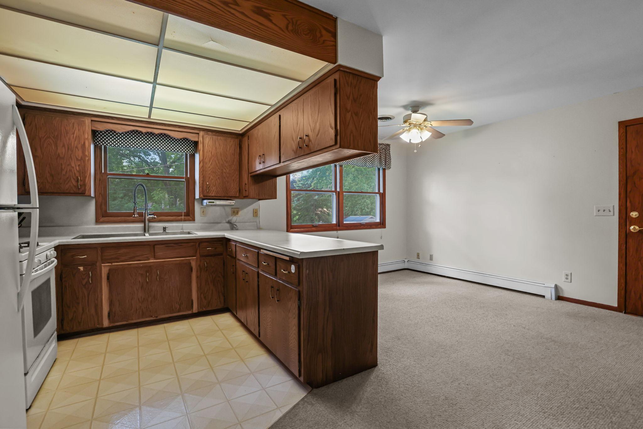 21609 Ahlstrom Avenue Property Photo 11