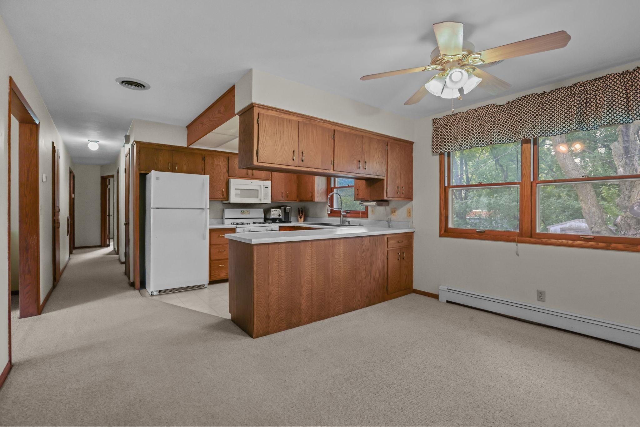 21609 Ahlstrom Avenue Property Photo 12
