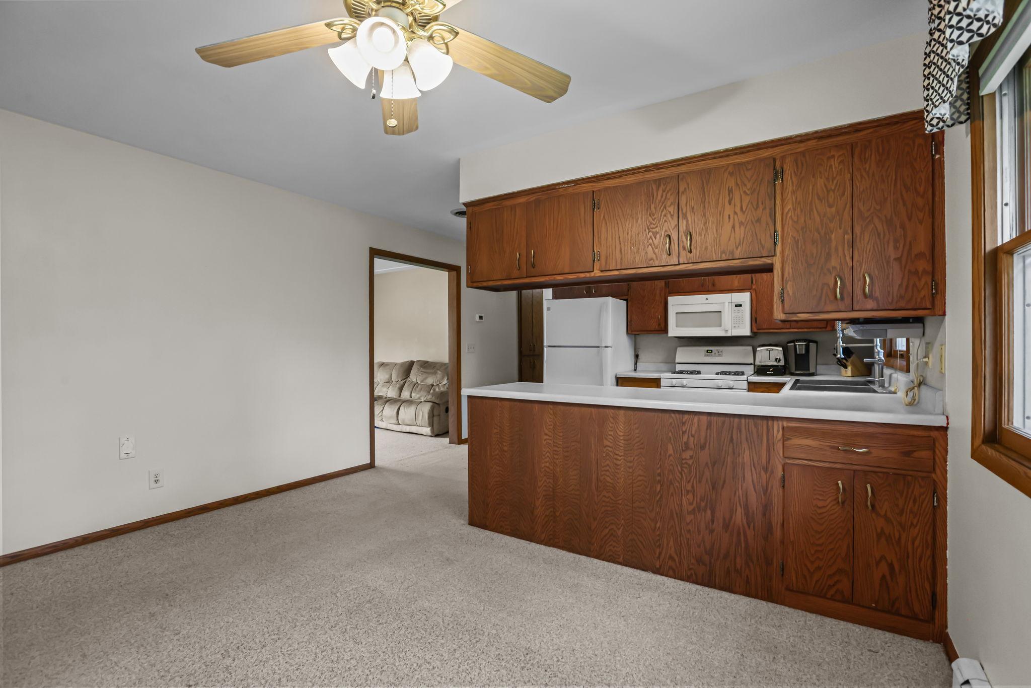 21609 Ahlstrom Avenue Property Photo 14